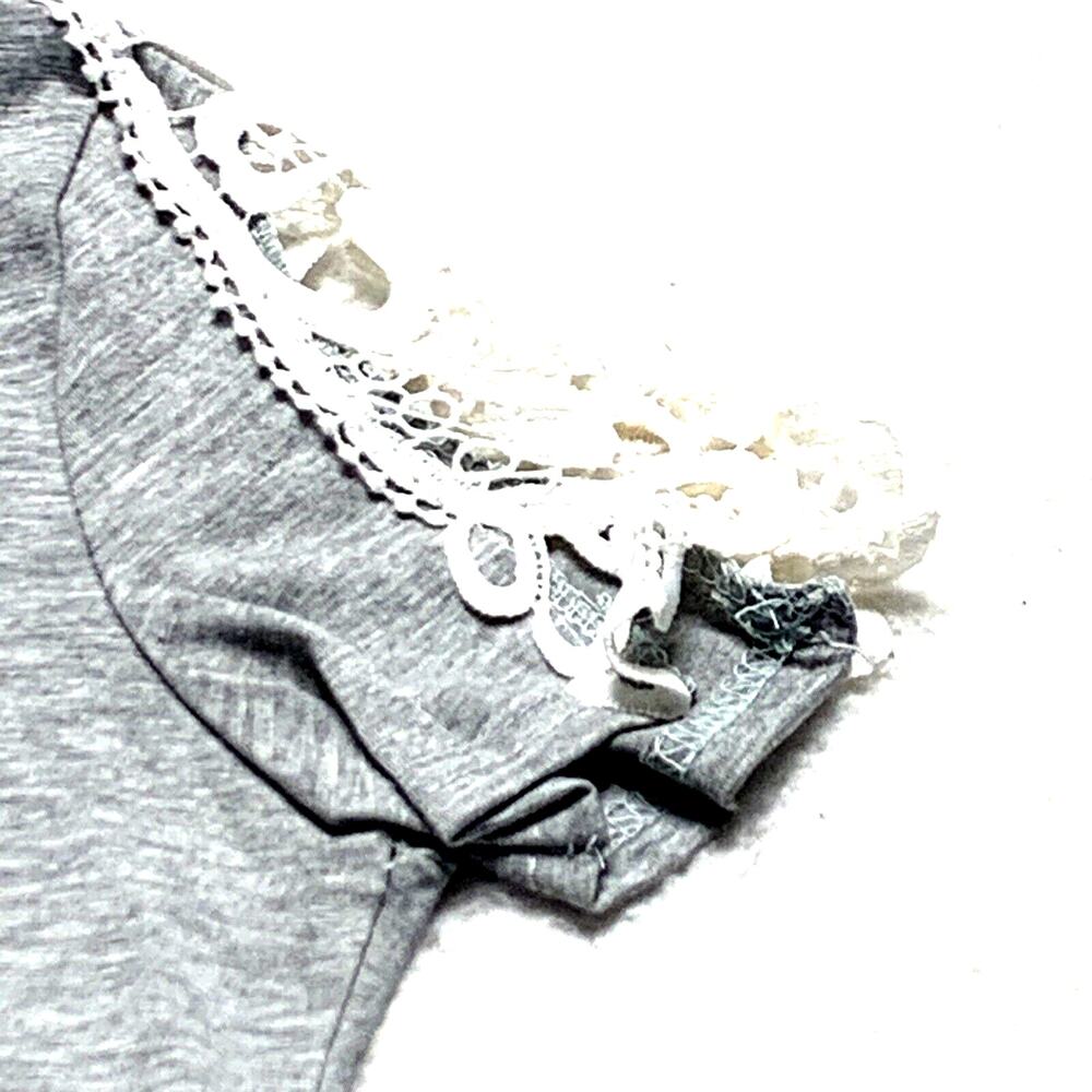 Arden‎ Furtado Top Womens Medium Gray Short Sleeve Lace Look Fitted TShirt - Picture 2 of 7